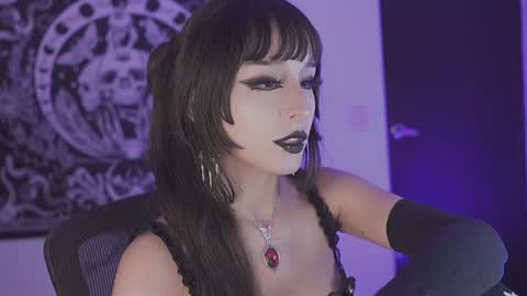  online show from August 10, 2:37 am