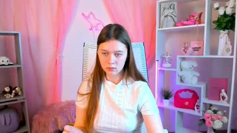 your cute kitty online show from March 14, 7:04 pm