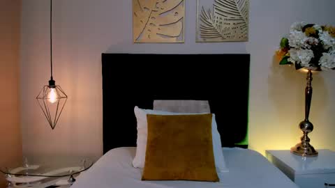 Celeste Quenn online show from April 21, 12:01 pm