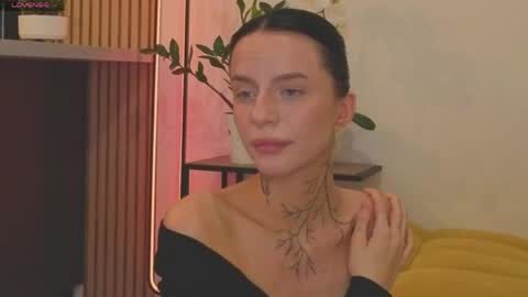 Livia online show from June 8, 10:20 pm