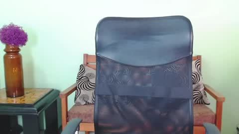 Chalon  online show from April 28, 7:51 pm