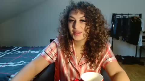Stephanieblisss online show from February 2, 10:57 am