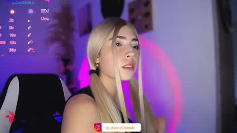 channel_blonde_a online show from November 11, 8:50 pm