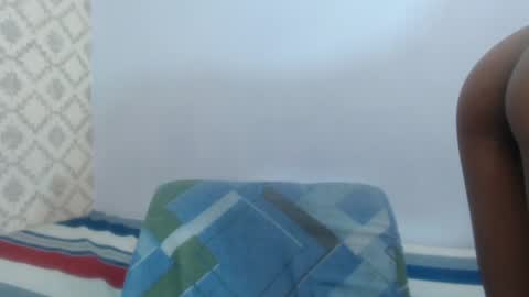 Snapshot of chantal_taylor_ chatting on December 19, 12:12 pm Raquel  online show from December 19, 12:12 pm