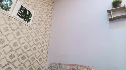 Snapshot of chantal_taylor_ chatting on February 17, 12:05 pm Raquel  online show from February 17, 12:05 pm