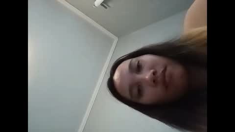 char_cute143 online show from March 12, 2:47 am