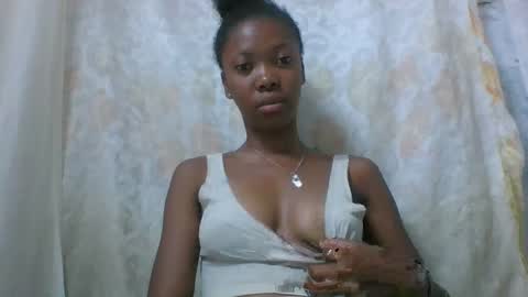 chariola0101 online show from February 9, 8:22 am