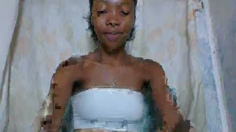 chariola0101 online show from February 5, 6:37 pm