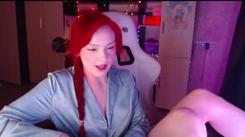 Snapshot of charlie_wtf chatting on February 8, 9:04 pm charlie online show from February 8, 9:04 pm