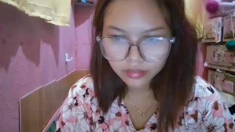 Sweetieeche online show from August 9, 3:23 am