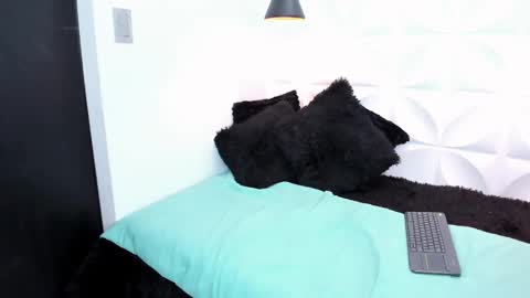 charlotte__milf online show from March 29, 9:58 pm