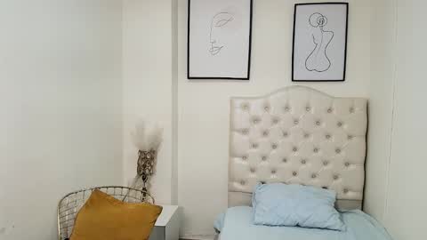 Snapshot of charlotte_capell chatting on January 16, 3:02 am Charly online show from January 16, 3:02 am