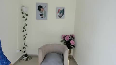 Snapshot of charlotte_capell chatting on October 18, 9:27 pm Charly online show from October 18, 9:27 pm