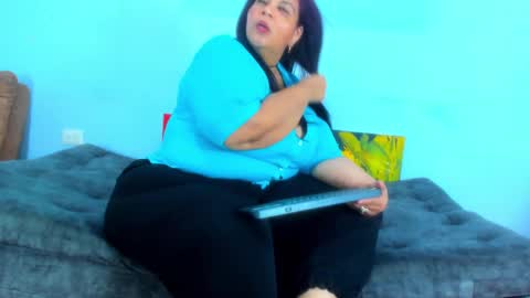 Snapshot of charlotte_curvy_ chatting on March 5, 8:12 pm Angelica Charlotte online show from March 5, 8:12 pm