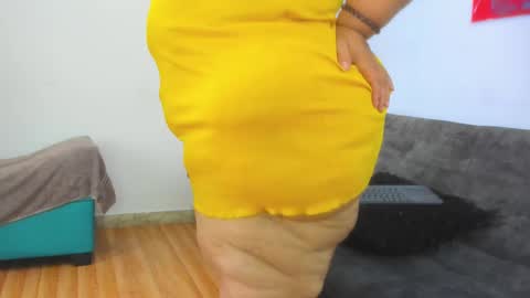 Snapshot of charlotte_curvy_ chatting on February 10, 9:04 pm Angelica Charlotte online show from February 10, 9:04 pm