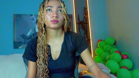 CHARLOTTE online show from December 19, 12:30 pm