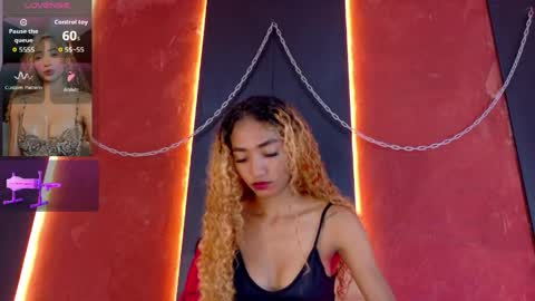 CHARLOTTE online show from April 22, 12:02 pm