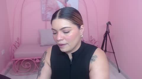 Snapshot of charlotte_monroe_ chatting on October 23, 6:47 pm charlotte_monroe_ online show from October 23, 6:47 pm