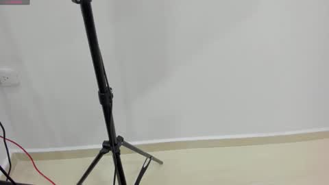 Snapshot of charlotte_rousee chatting on September 27, 12:23 pm charlotte_rousee online show from September 27, 12:23 pm