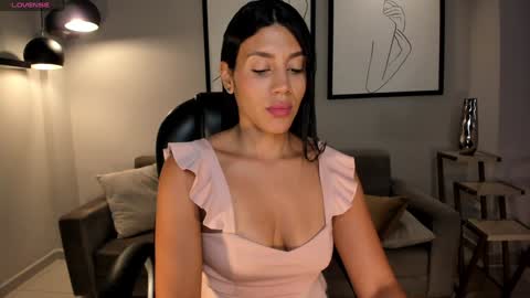 Charlotte online show from December 2, 11:00 am