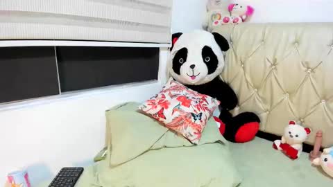 charlottee07 online show from February 16, 2:00 am