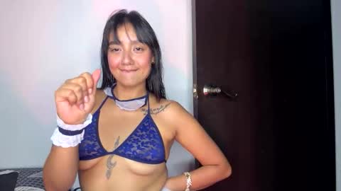 charlottekiss99 online show from May 4, 1:48 pm