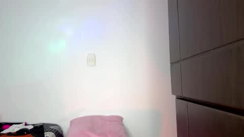 charlottekiss99 online show from May 2, 4:21 pm