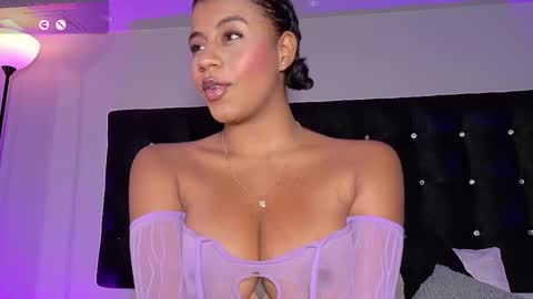 Snapshot of charlotterussel chatting on January 5, 6:13 pm charlotterussel online show from January 5, 6:13 pm