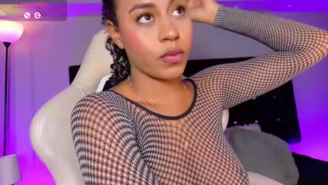 Snapshot of charlotterussel chatting on January 3, 9:15 pm charlotterussel online show from January 3, 9:15 pm