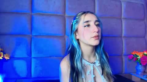 charlottestuart_ online show from January 18, 4:20 am