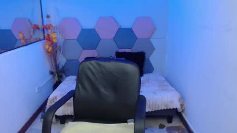 Charlotte Taylor online show from January 6, 5:38 pm