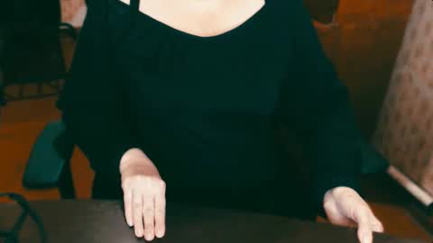 Snapshot of charlottextasty chatting on December 13, 10:19 am CharlotteXTasty online show from December 13, 10:19 am