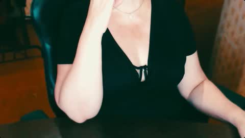 Snapshot of charlottextasty chatting on September 15, 6:48 pm CharlotteXTasty online show from September 15, 6:48 pm