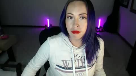 charlottezoe online show from April 30, 11:08 pm