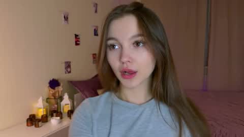 Snapshot of charming_bliss chatting on September 26, 4:59 pm Kaylee online show from September 26, 4:59 pm