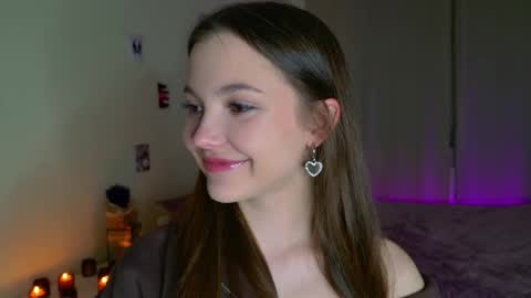 Snapshot of charming_bliss chatting on October 2, 4:45 pm Kaylee online show from October 2, 4:45 pm