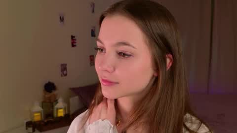 Snapshot of charming_bliss chatting on September 18, 3:54 pm Kaylee online show from September 18, 3:54 pm