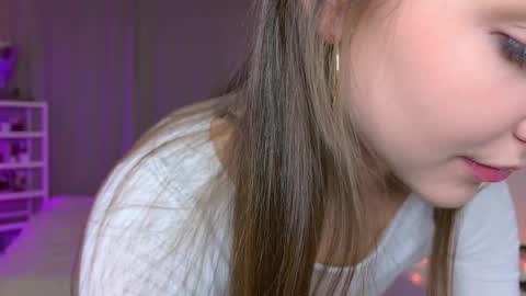 Snapshot of charming_bliss chatting on October 10, 3:50 pm Kaylee online show from October 10, 3:50 pm
