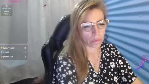 CHAYLA VICTORIA RUIZ  online show from June 2, 10:33 pm