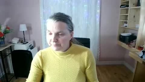 chealsiek online show from April 13, 5:14 pm