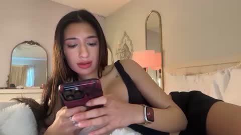 cherliecarmen online show from April 22, 9:12 pm