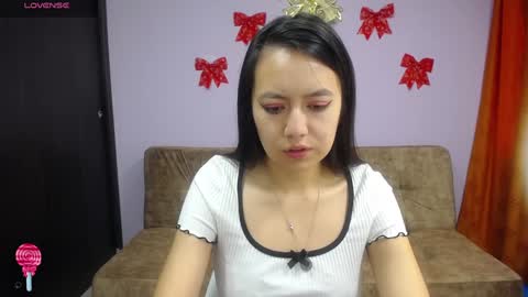 Snapshot of cherry_bigass_ chatting on December 19, 9:16 pm Allison online show from December 19, 9:16 pm