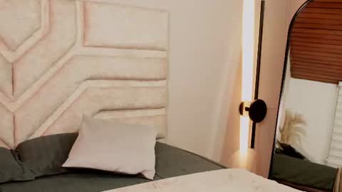 cherry_bunnyx online show from June 12, 4:20 am
