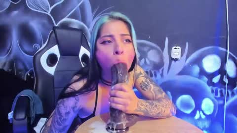 cherry jenklins87 online show from April 22, 1:41 pm