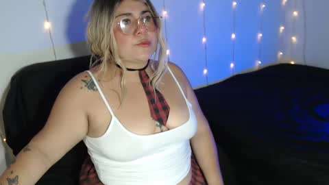 mia online show from October 7, 9:08 pm