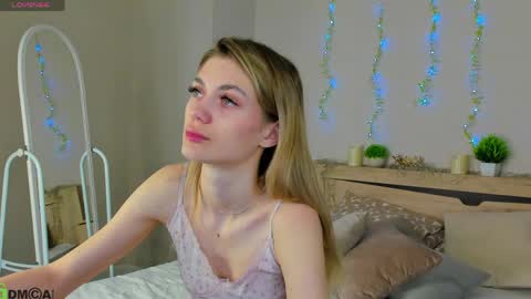 cherry_pr1ce online show from April 26, 11:46 pm