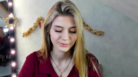 Snapshot of cherry_pr1ce chatting on January 9, 10:31 am cherry_pr1ce online show from January 9, 10:31 am