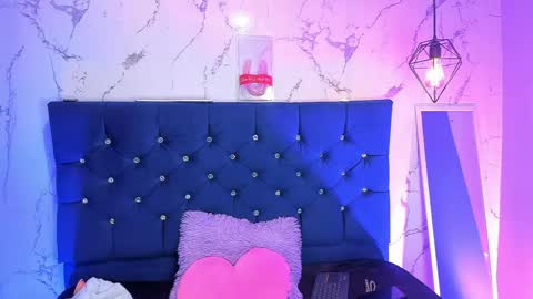 Catalina online show from April 22, 3:58 am