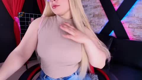     online show from April 11, 11:47 am