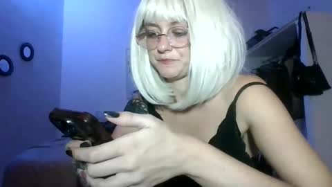 cherryblushxo online show from May 5, 3:31 am